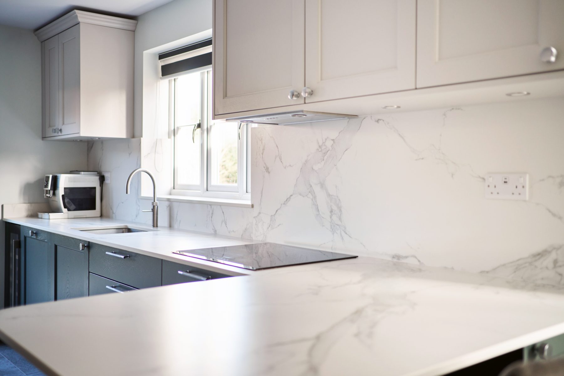 Quartz Kitchen Splashback with Matching Worktop